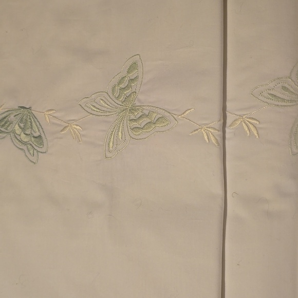 Gracious Home Luxury Farfalle Green Twin Duvet, Retail Price $395.00US - Picture 4 of 10